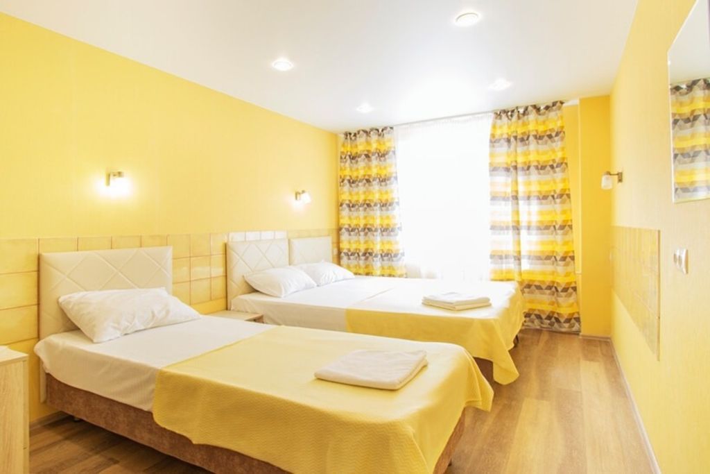 Трёхместный номер стандарт с видом на город