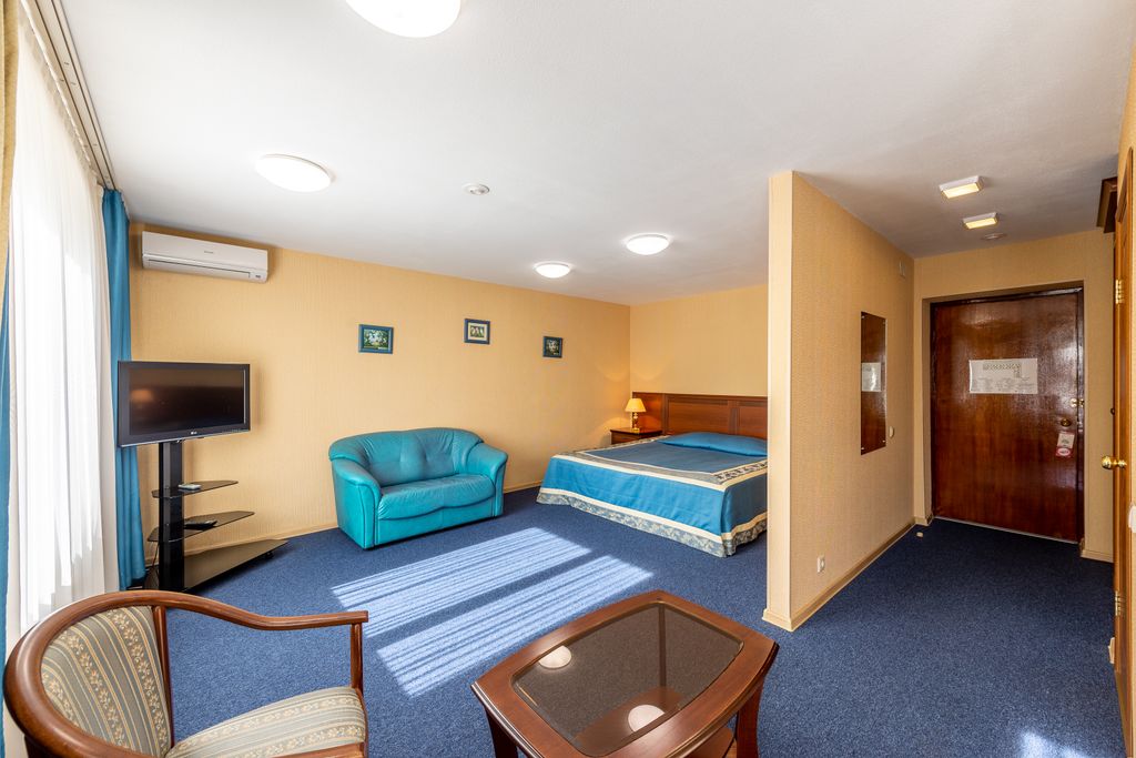 Двухместный номер с 1 кроватью полулюкс