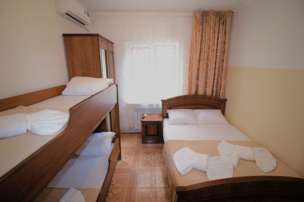 Семейный номер Четырехместный с двухъярусной кроватью