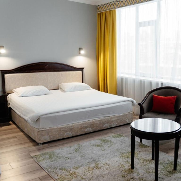 Двухместный номер с 1 кроватью Полулюкс