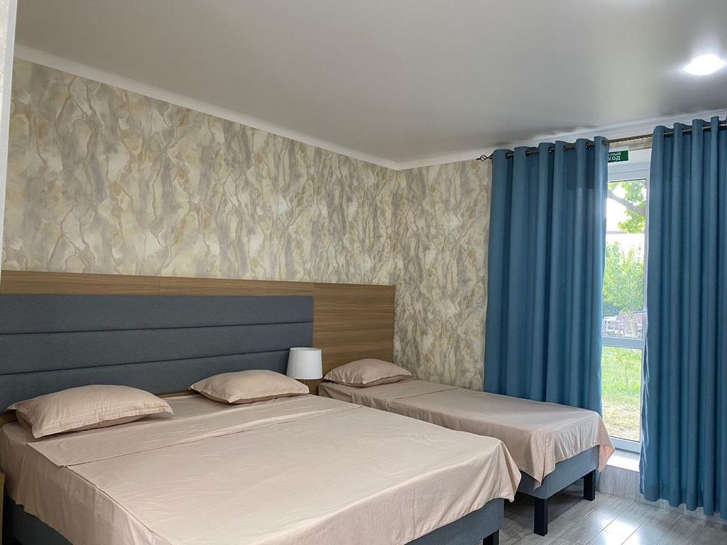 Трёхместный номер стандарт с видом на море