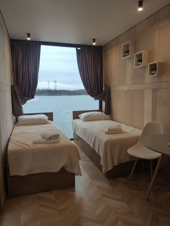 Вагончик 4А модуль с видом на озеро