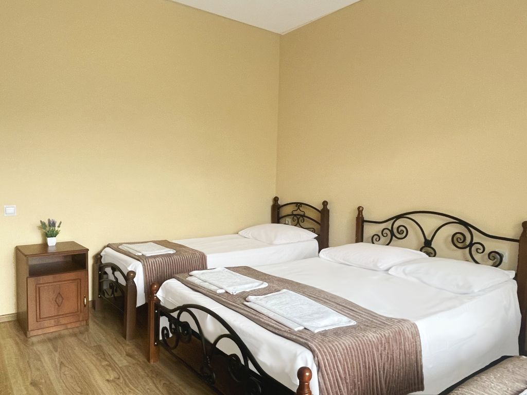 Четырёхместный номер Четырехместный номер с балконом