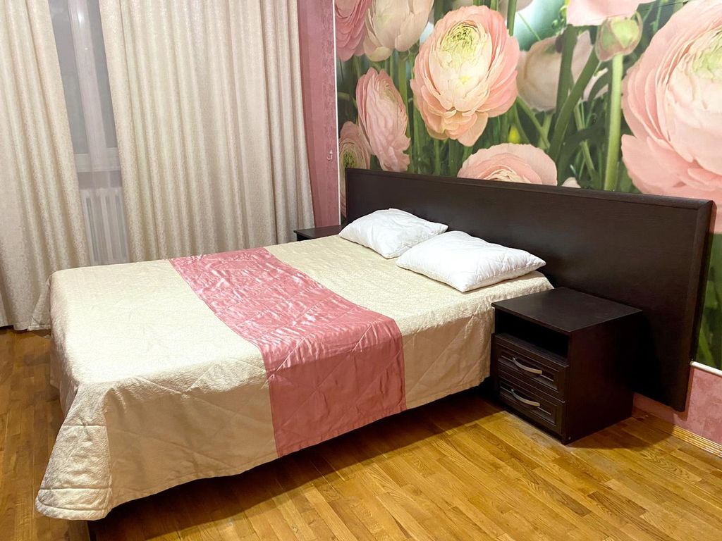 Апартаменты апартаменты 3-х комнатные с балконом