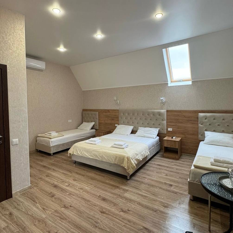 Четырёхместный номер улучшенный