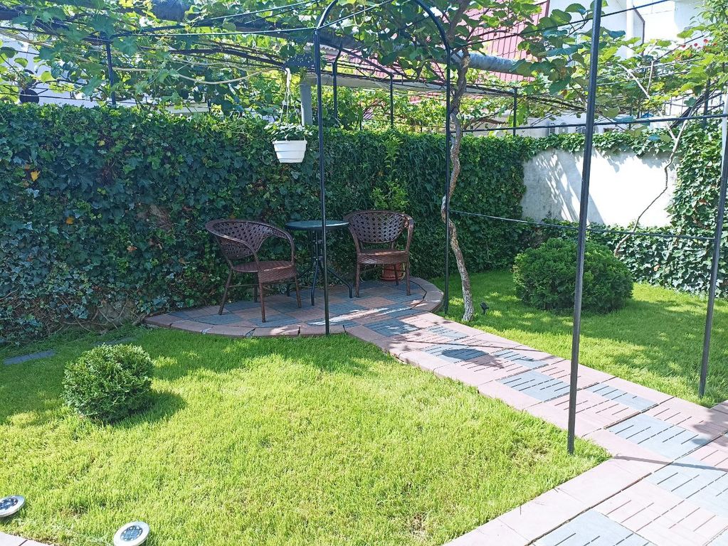 Дом на троих