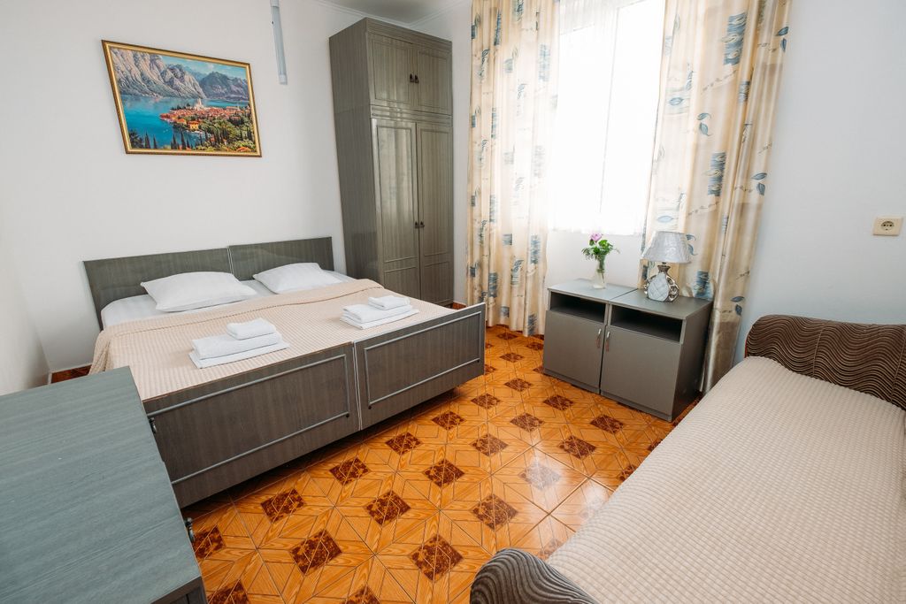 Трёхместный номер Студия  с мини-кухней