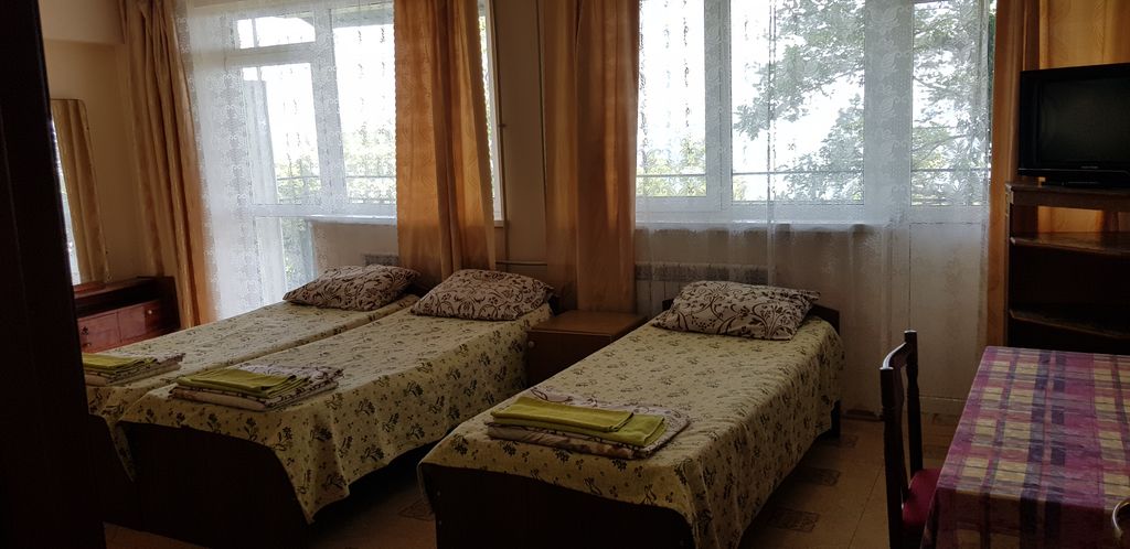 Трёхместный номер стандарт с видом на море