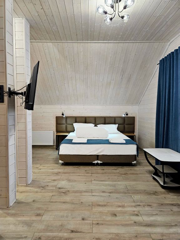 Четырёхместный номер Люкс с Балконом №7