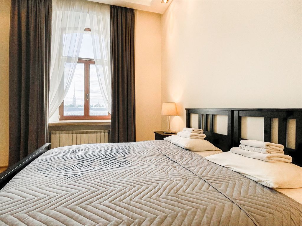 Двухместный номер с 1 кроватью комфорт с видом на Неву и Петропавловскую крепость