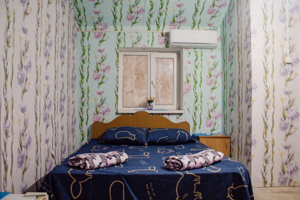 Трёхместный номер стандарт с двуспальной кроватью