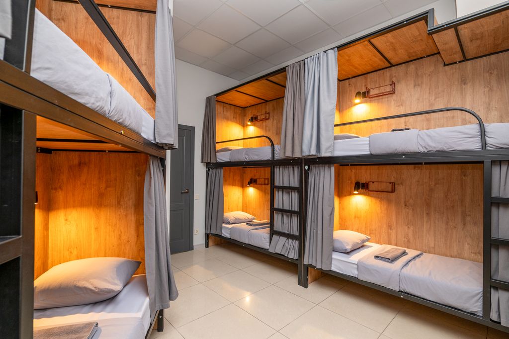 Многоместный мужской номер Улучшенная капсула в шестиместном мужском номере