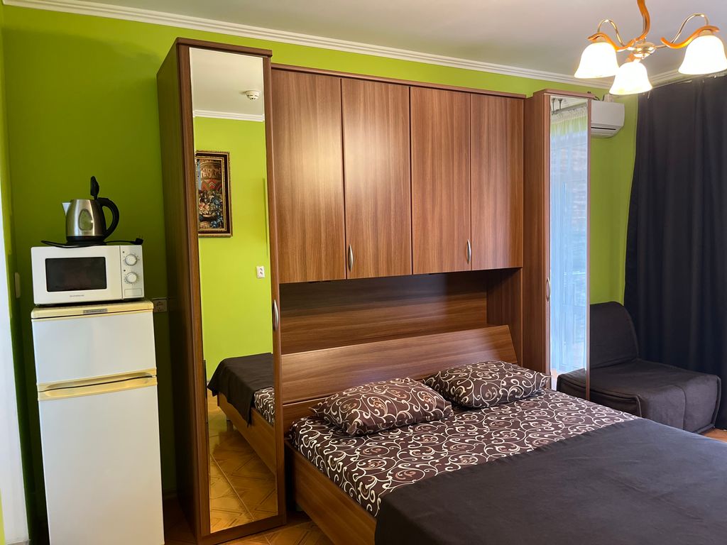 Четырёхместный номер полулюкс с балконом 2+2