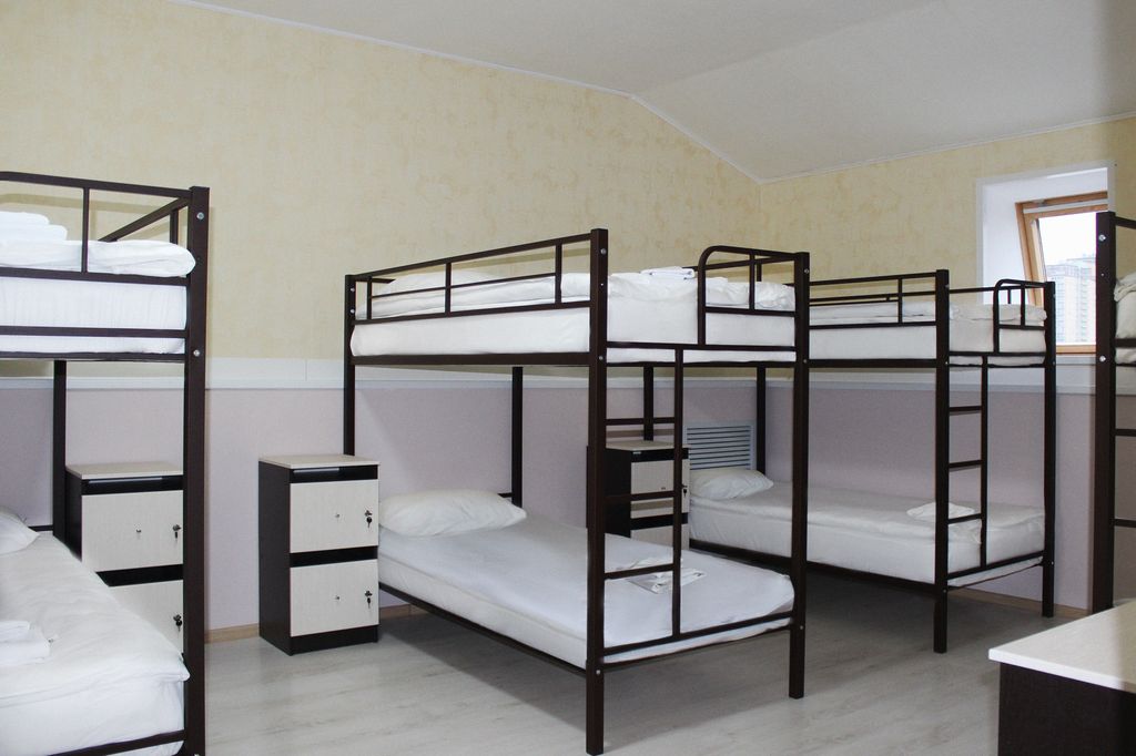 Многоместный смешанный номер место в восьмиместном номере