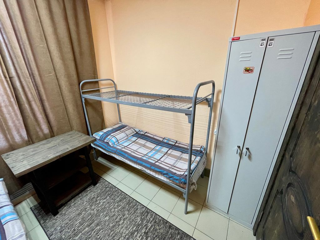 Многоместный мужской номер 22