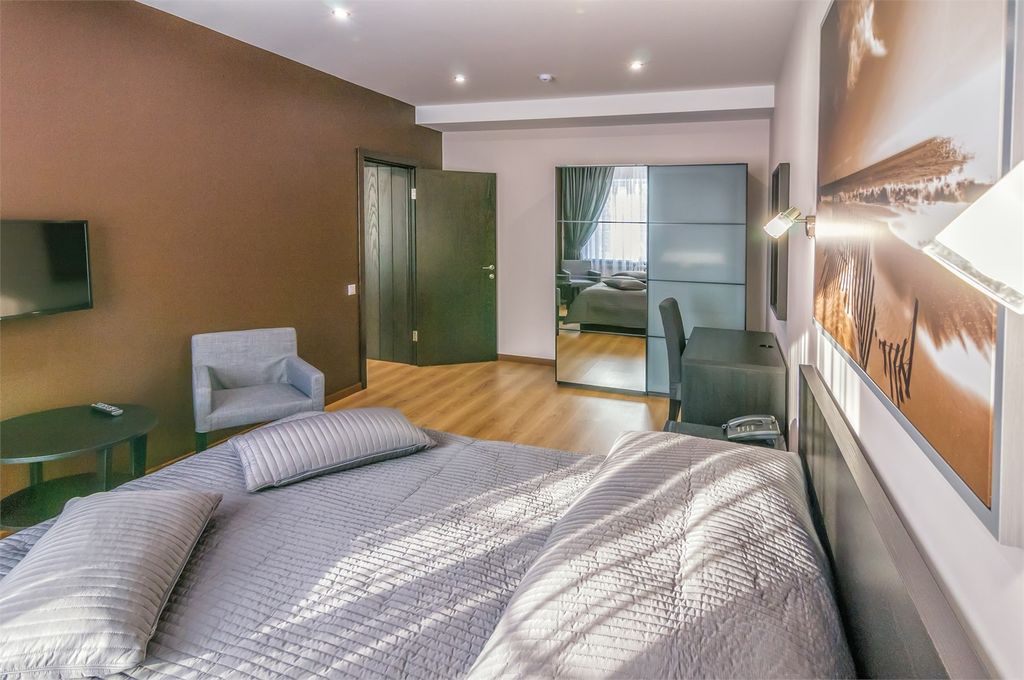 Двухместный номер с 1 кроватью люкс улучшенный