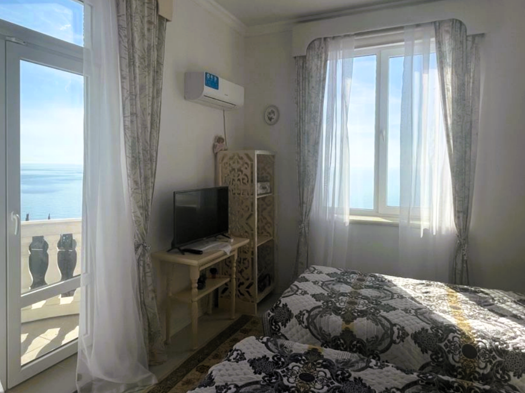 Четырёхместный номер Коралловый и Лавандовый