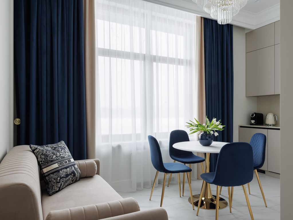 Апартаменты джуниор сюит с видом на Неву