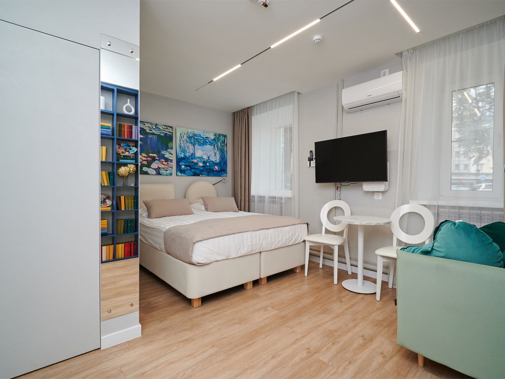 Трёхместный номер моне