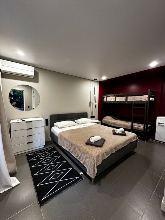 Четырёхместный номер (1/1)