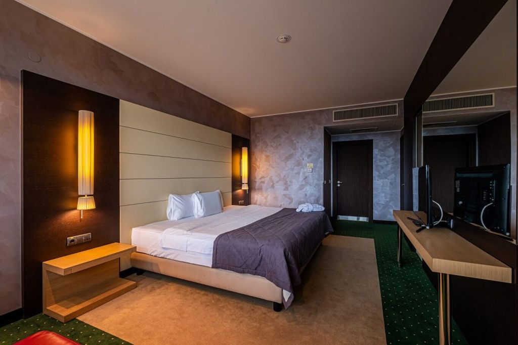 Апартаменты трехкомнатные