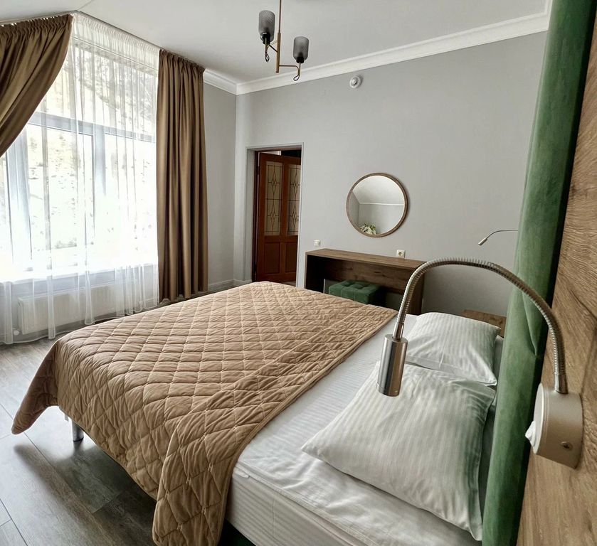 Трёхместный номер люкс