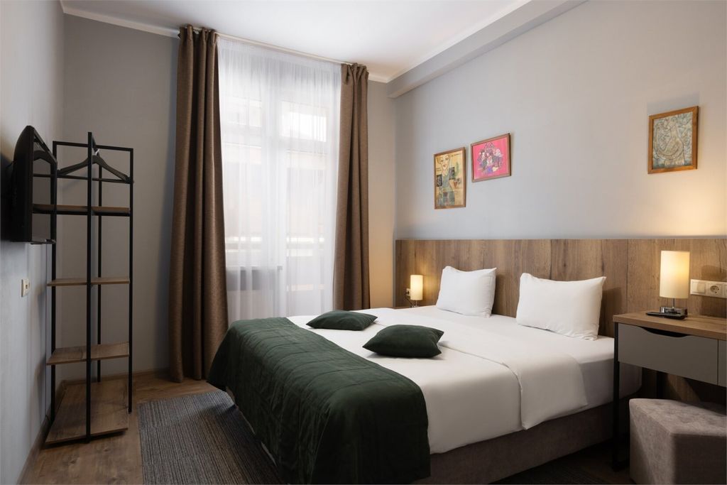 Семейный номер 3-комнатный с балконом