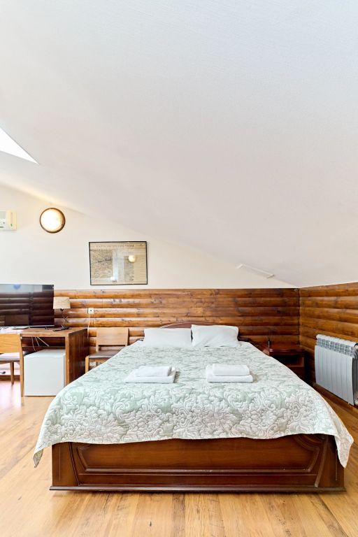 Четырёхместный номер Мансардный семейный