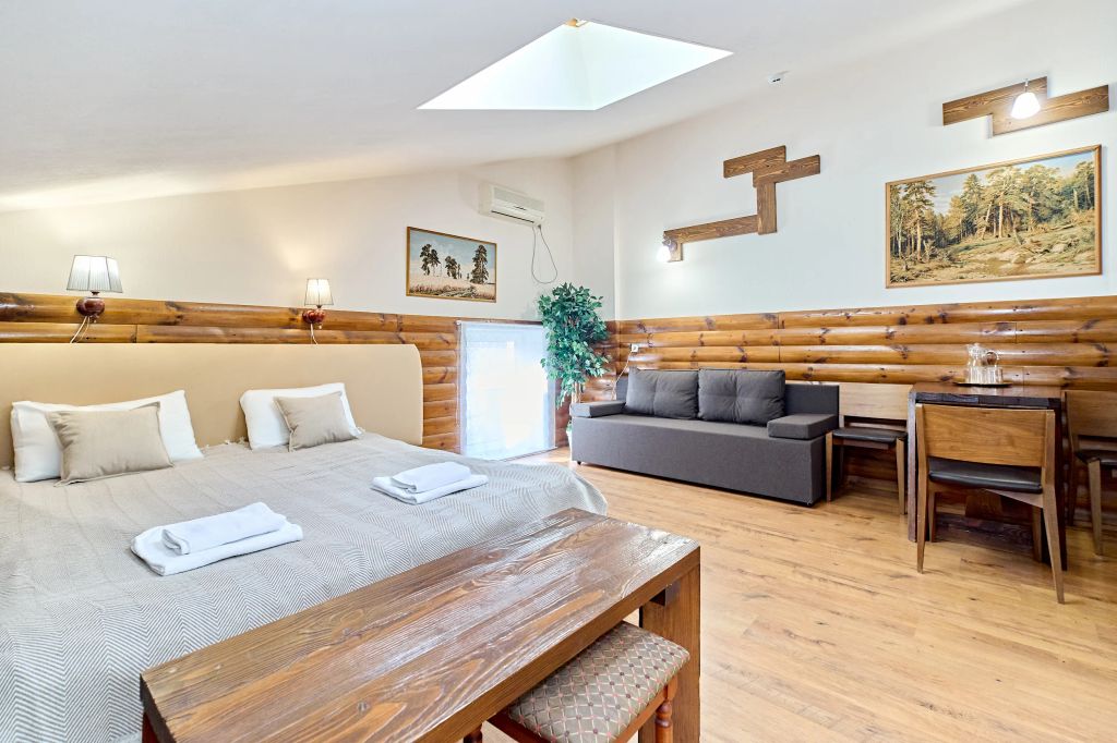 Четырёхместный номер Мансардный студио