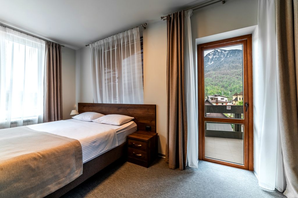 Двухместный номер с 1 кроватью комфорт с балконом и прямым видом на горы