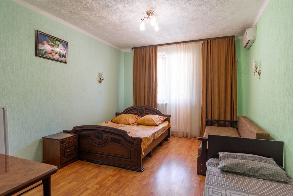 Семейный номер улучшенный с видом на горы