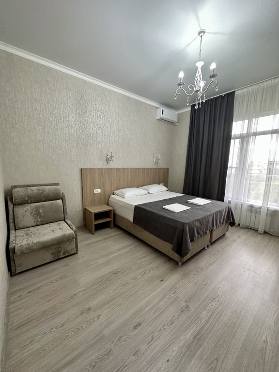 Трёхместный номер Комфорт с балконом и видом на горы