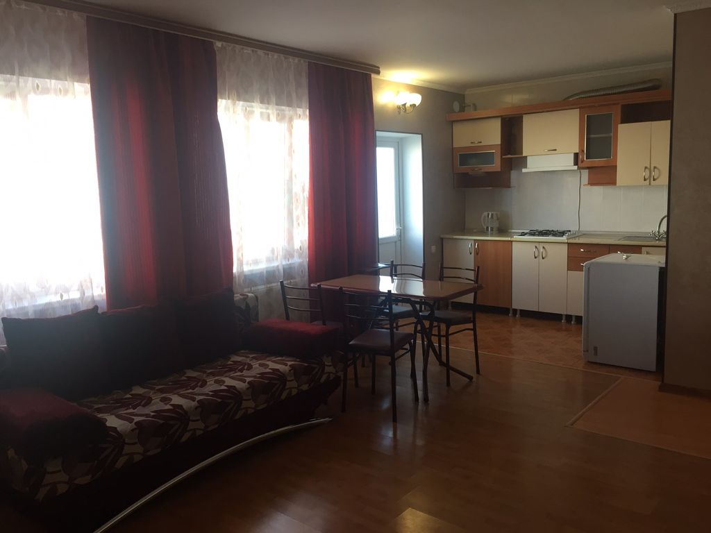 Четырёхместный номер стандарт с видом на город