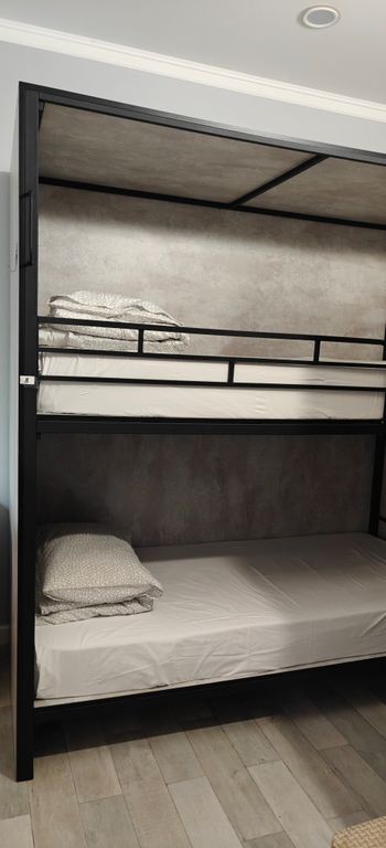 Многоместный женский номер эконом (душ/туалет общий)