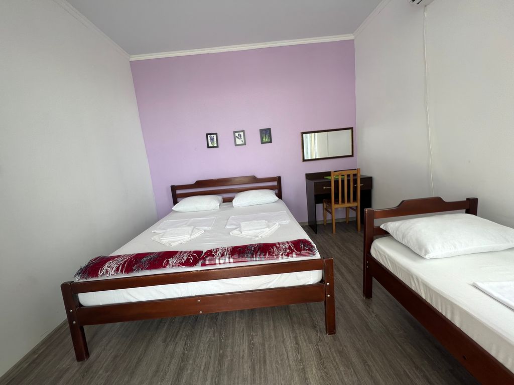 Трёхместный номер стандарт с видом на море