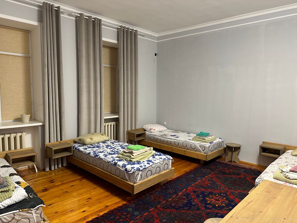 Четырёхместный номер стандарт с видом на город