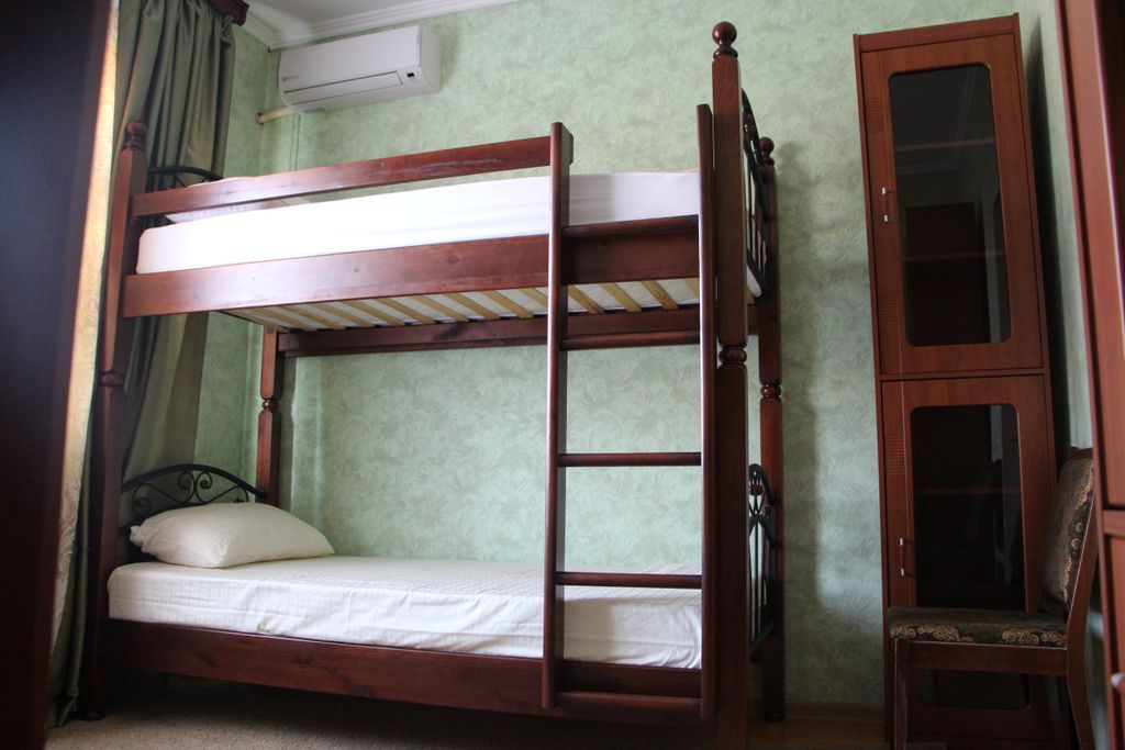 Многоместный смешанный номер Женский  4-х местный