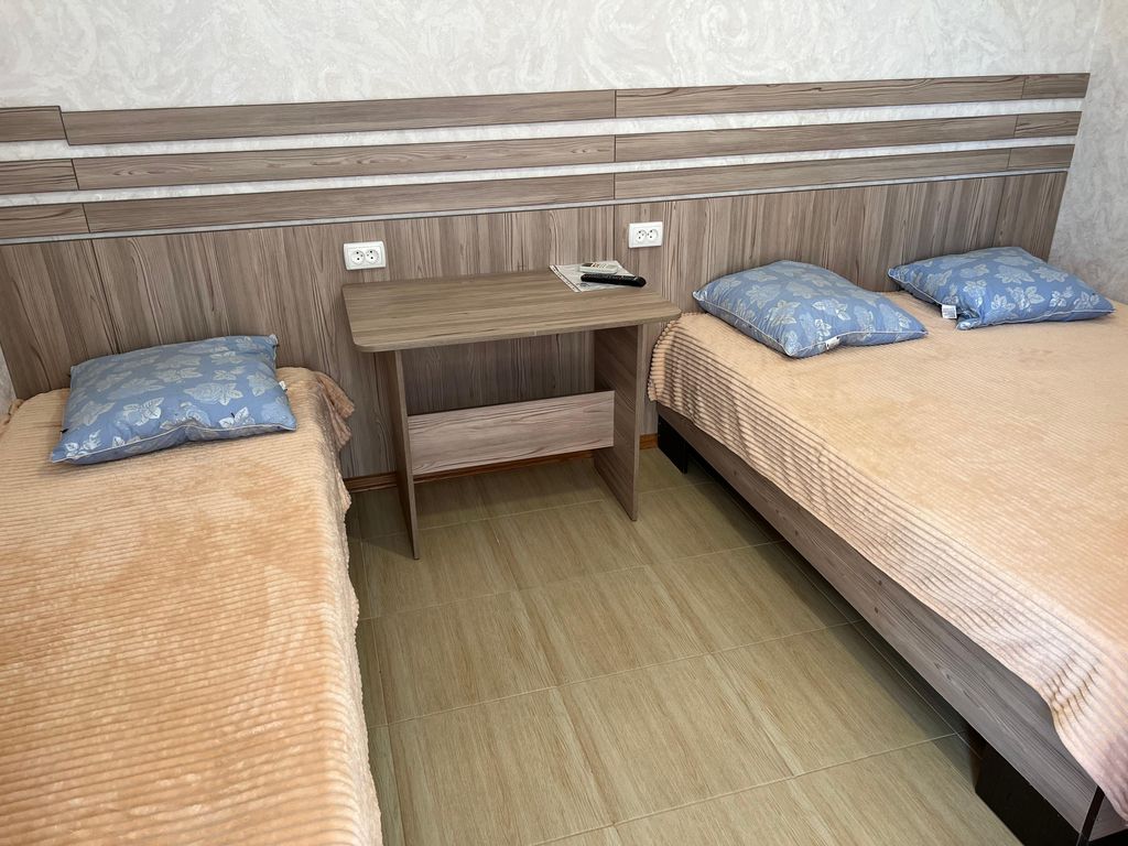 Трёхместный номер однокомнатный с большим балконом