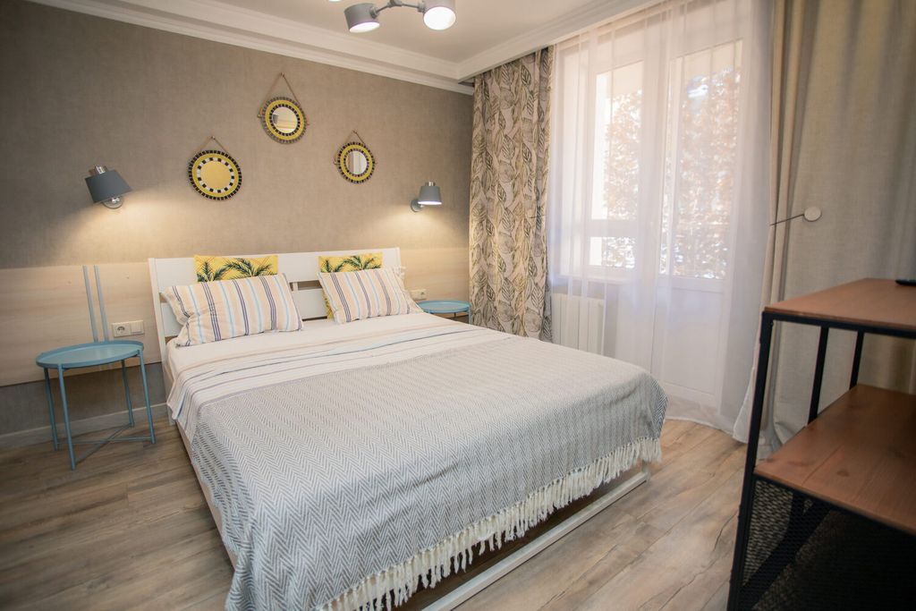 Четырёхместный номер двухкомнатный номер с кухней улучшенной планировки