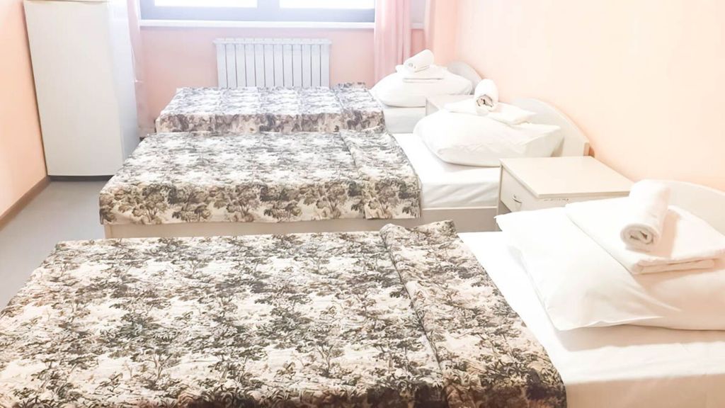 Многоместный смешанный номер эконом 3-местный женский без санузла