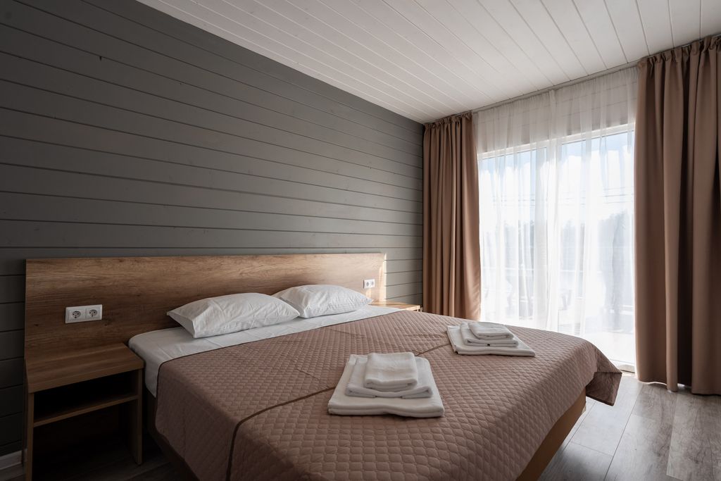 Семейный номер двухкомнатный номер с выходом на бассейн