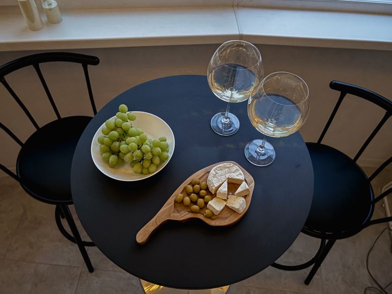 * Вино, оливки и сыр не представляются.