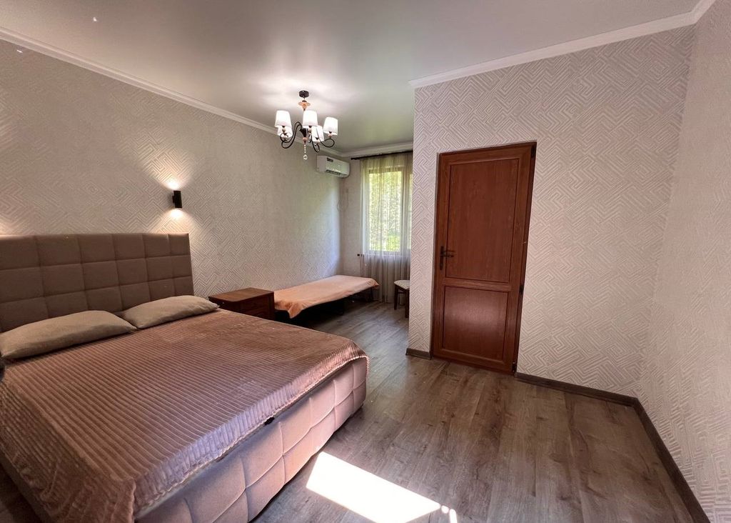 Трёхместный номер Полулюкс №1