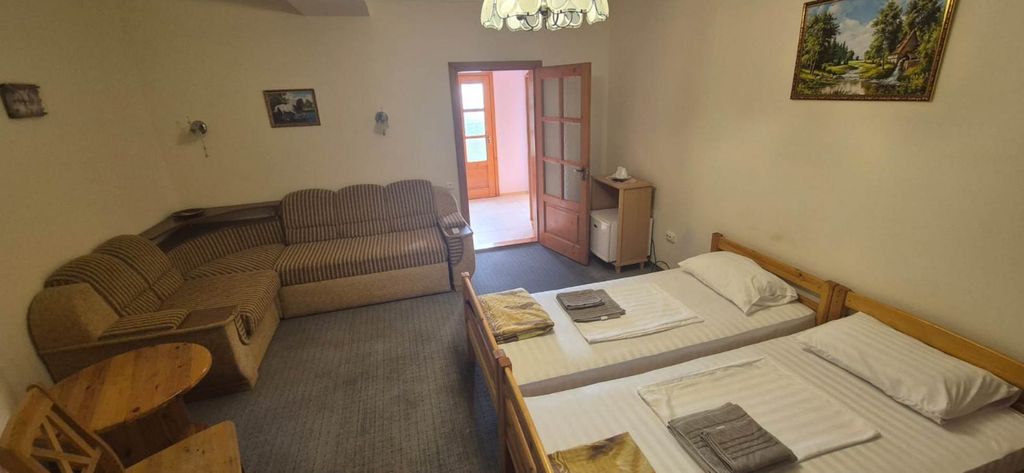 Четырёхместный номер однокомнатный для 4х человек