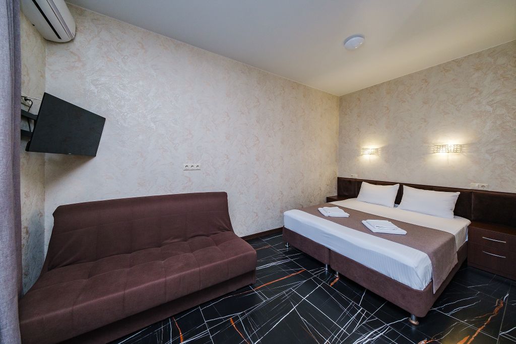 Четырёхместный номер со своим выходом