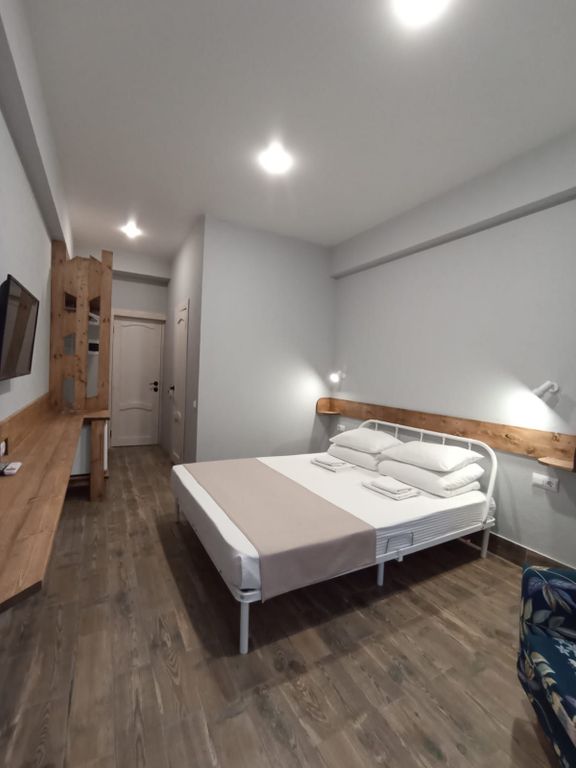 Двухместный номер с 1 кроватью комфорт с двуспальной кроватью и балконом с видом на море