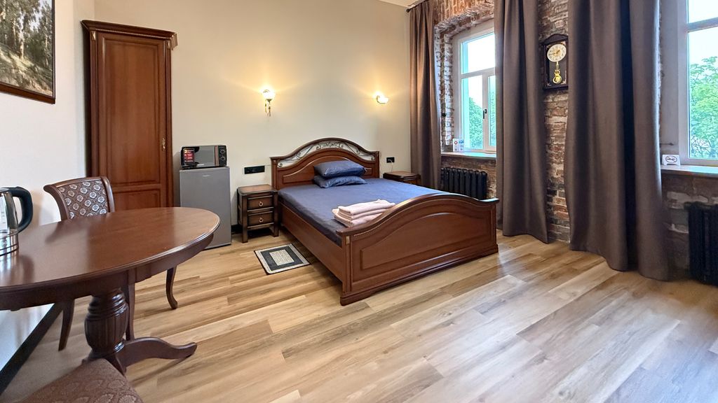 Двухместный номер с 1 кроватью с санузлом и душевой кабиной