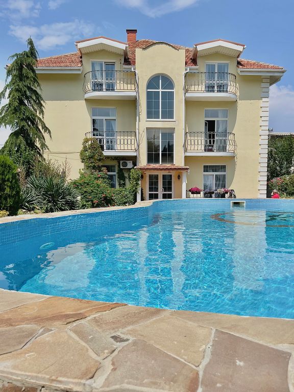 Четырёхместный номер стандарт с видом на горы