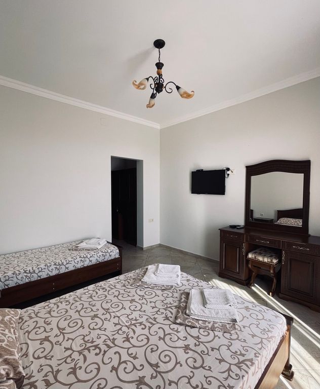 Трёхместный номер комфорт с балконом