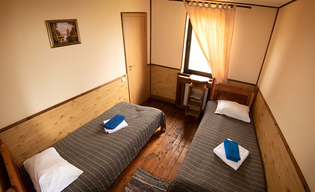 Двухместный номер с 2 отдельными кроватями Эконом